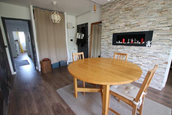 ORLEANS à 6' à pied de la gare, vaste appartement 106 m2,  trois chambres à rafraîchir