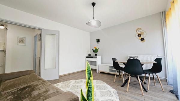 BOURGES APPARTEMENT 32.3 M² RENOVÉ ET MEUBLÉ BALCON