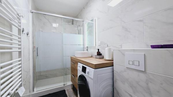 BOURGES APPARTEMENT 32.3 M² RENOVÉ ET MEUBLÉ BALCON