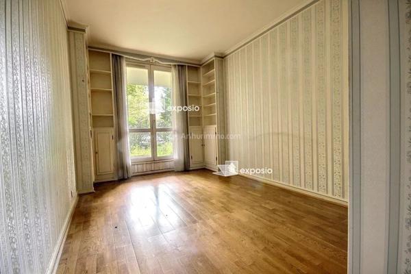Vente                                                      Appartement
                        
                     3 pièces                      73 m2                     à Asnières-sur-Seine