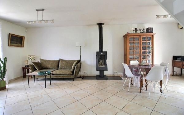 Maison à vendre    5 pièces • 102,40 m2 Corbeil-Essonnes