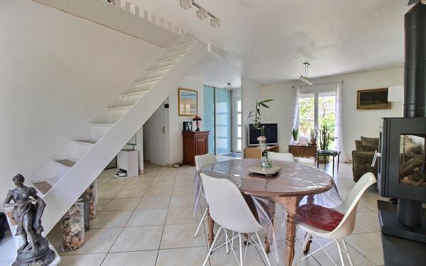 Maison à vendre    5 pièces • 102,40 m2 Corbeil-Essonnes