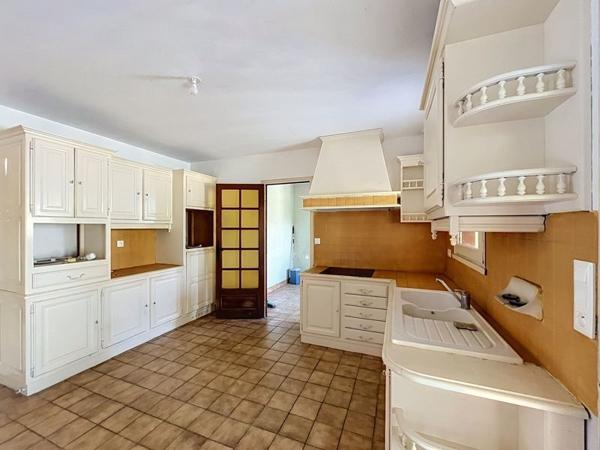 Maison à vendre 189 792 € Saint-Yrieix-sur-Charente 5 p 166 m² DPE C