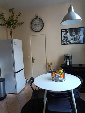 Appartement à louer    3 pièces •    Beaumont-de-Lomagne