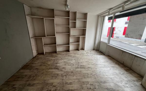 Maison à vendre    1 pièce •  Cozes