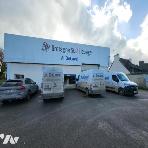 Local d'activité à vendre dans le centre de Châteauneuf du Faou, Finistère 29
