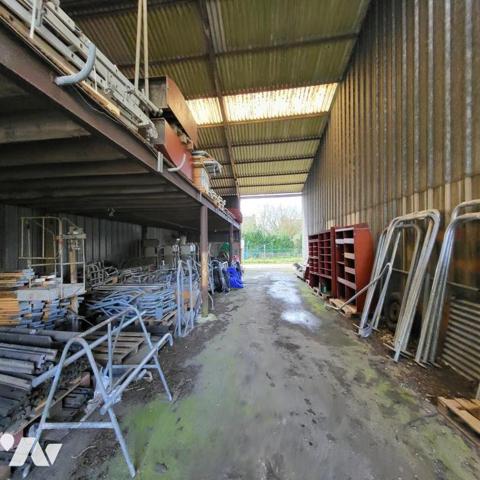 Local d'activité à vendre dans le centre de Châteauneuf du Faou, Finistère 29