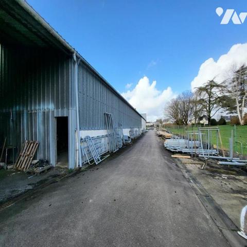 Local d'activité à vendre dans le centre de Châteauneuf du Faou, Finistère 29