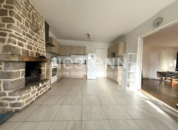 Maison à vendre, Monterblanc, potentiel de 170 m² avec 1000 m² de terrain.