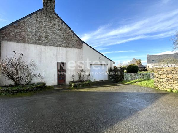 Maison à vendre, Monterblanc, potentiel de 170 m² avec 1000 m² de terrain.