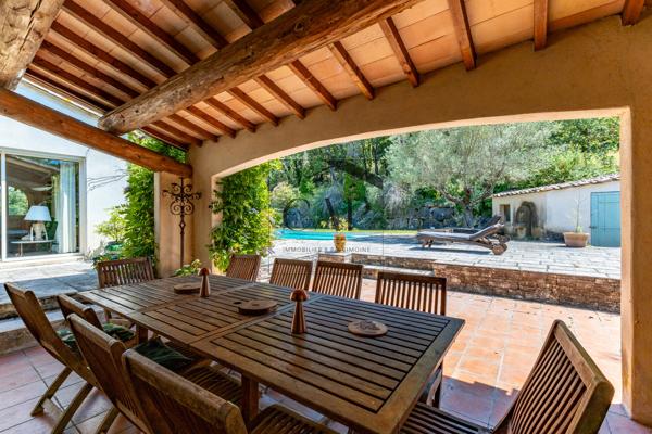 AUX PORTES D'AIX – MAGNIFIQUE PROPRIÉTÉ DE 210 M² AVEC VUE SAINTE-VICTOIRE ET PISCINE