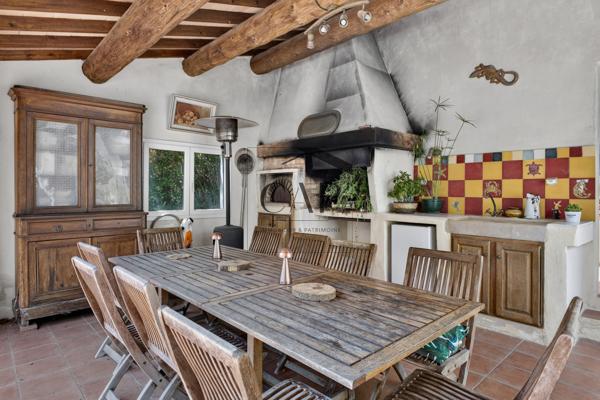 AUX PORTES D'AIX – MAGNIFIQUE PROPRIÉTÉ DE 210 M² AVEC VUE SAINTE-VICTOIRE ET PISCINE