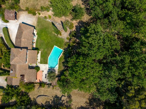 AUX PORTES D'AIX – MAGNIFIQUE PROPRIÉTÉ DE 210 M² AVEC VUE SAINTE-VICTOIRE ET PISCINE