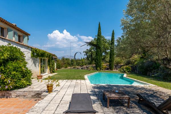 AUX PORTES D'AIX – MAGNIFIQUE PROPRIÉTÉ DE 210 M² AVEC VUE SAINTE-VICTOIRE ET PISCINE