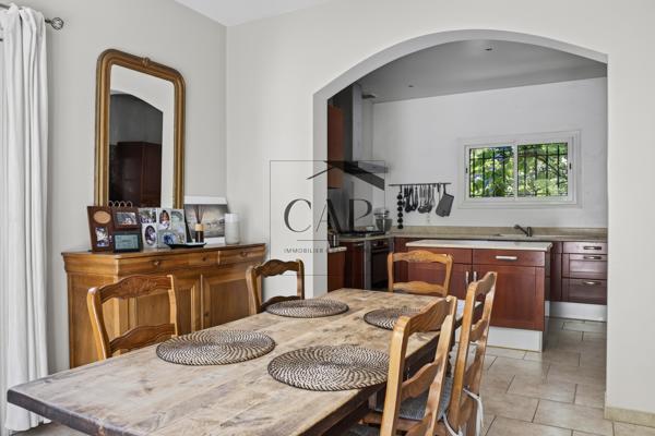 AUX PORTES D'AIX – MAGNIFIQUE PROPRIÉTÉ DE 210 M² AVEC VUE SAINTE-VICTOIRE ET PISCINE