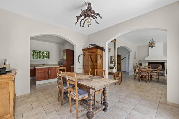 AUX PORTES D'AIX – MAGNIFIQUE PROPRIÉTÉ DE 210 M² AVEC VUE SAINTE-VICTOIRE ET PISCINE