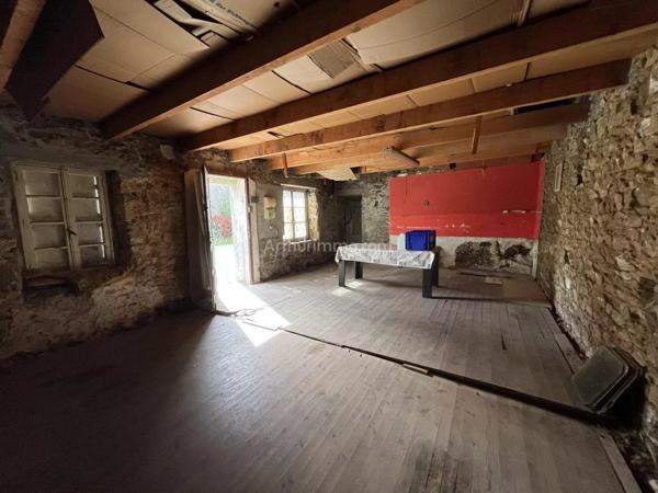 Vente                                                      Maison
                        
                     3 pièces                                         à Gurunhuel