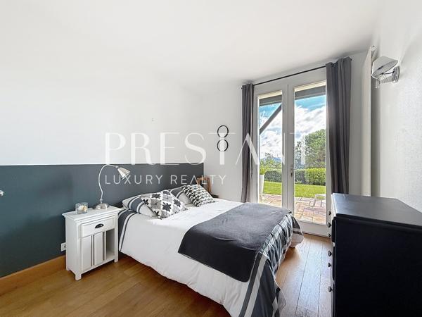 Urrugne-Belle propriété avec vue panoramique sur la Rhune à 10 minutes du coeur de Saint Jean de Luz, URRUGNE