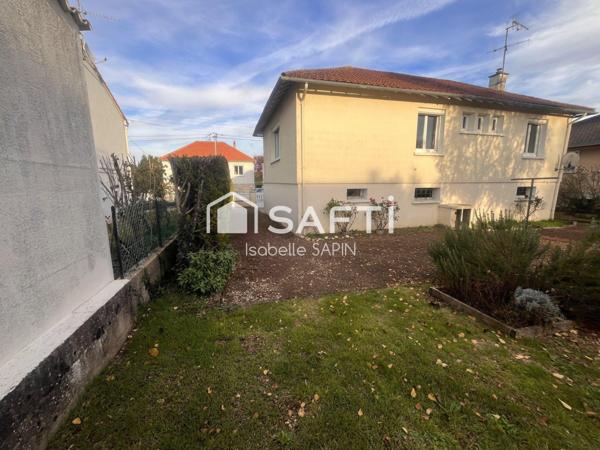 Maison sur sous-sol de 1963 très bien entretenue, sans travaux avec 3 chambres et 1 joli jardin de 500m²