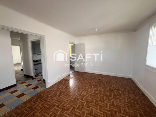 Maison sur sous-sol de 1963 très bien entretenue, sans travaux avec 3 chambres et 1 joli jardin de 500m²