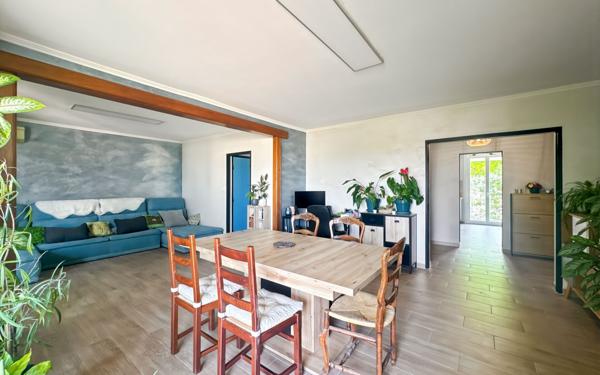 Appartement à vendre    3 pièces • 80 m2 Martigues