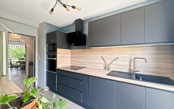 Appartement à vendre    3 pièces • 80 m2 Martigues