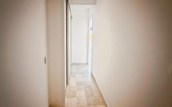 Appartement à vendre    1 pièce • 28 m2 Le Cannet