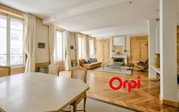 Appartement à vendre    3 pièces • 128 m2 Lyon 2