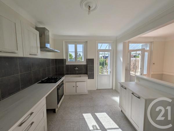 Maison à vendre  6 pièces - 106 m 2   CHATEAUROUX  - 36