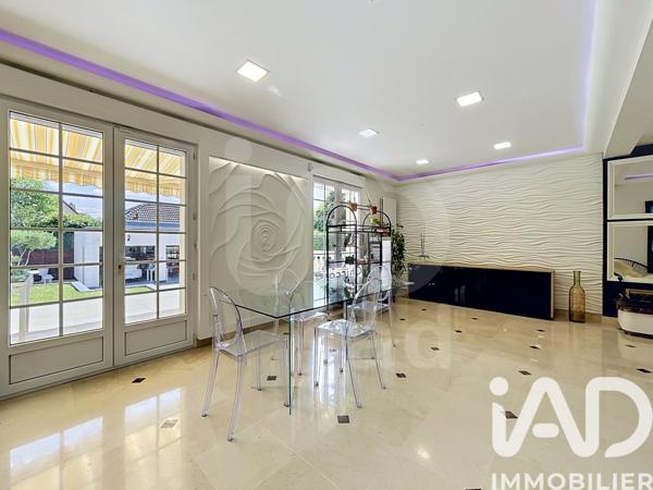Maison à vendre 8 pièces 313,43 m² Champs-sur-Marne