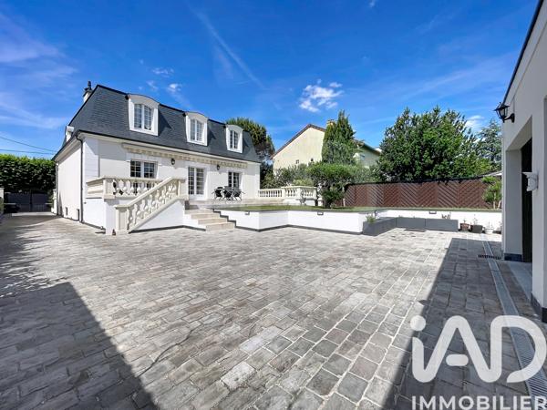 Maison à vendre 8 pièces 313,43 m² Champs-sur-Marne