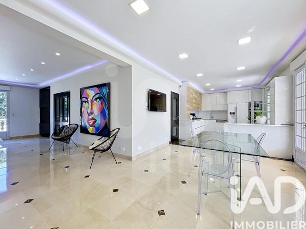 Maison à vendre 8 pièces 313,43 m² Champs-sur-Marne