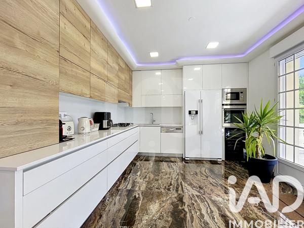 Maison à vendre 8 pièces 313,43 m² Champs-sur-Marne
