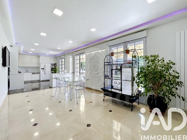 Maison à vendre 8 pièces 313,43 m² Champs-sur-Marne