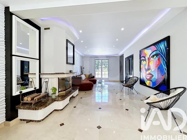 Maison à vendre 8 pièces 313,43 m² Champs-sur-Marne