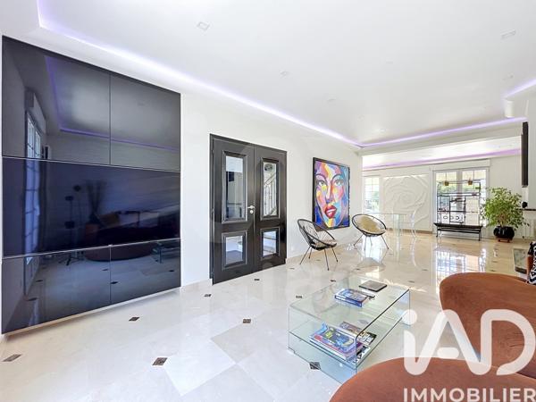Maison à vendre 8 pièces 313,43 m² Champs-sur-Marne
