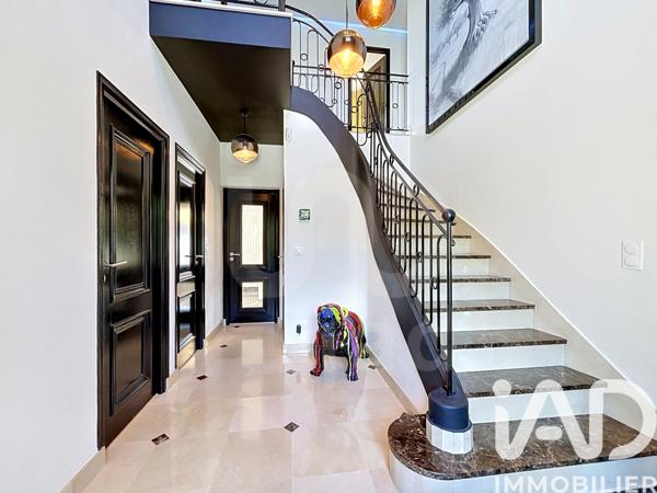 Maison à vendre 8 pièces 313,43 m² Champs-sur-Marne
