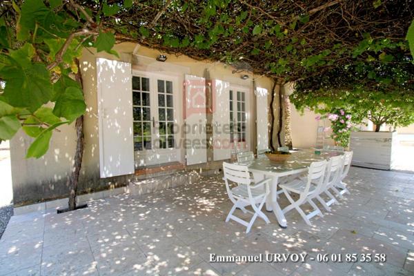 Proche Alpilles - Maison T5 avec jardin 3700m², piscine, carport et dépendances