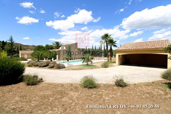 Proche Alpilles - Maison T5 avec jardin 3700m², piscine, carport et dépendances