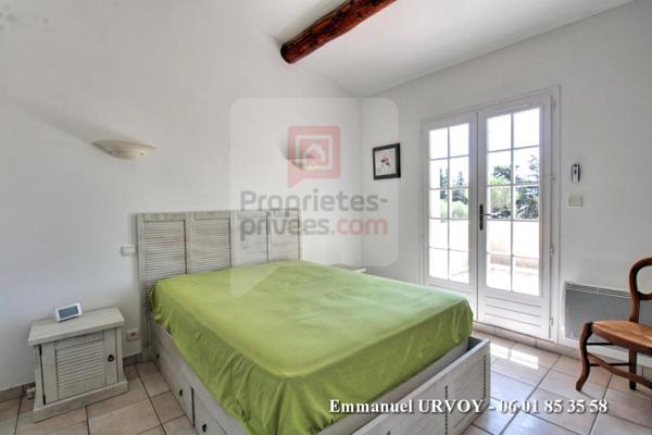 Proche Alpilles - Maison T5 avec jardin 3700m², piscine, carport et dépendances
