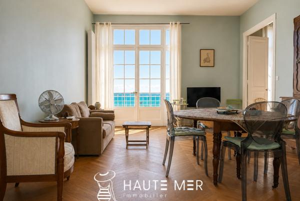 JUNE – Appartement de 114 m2 avec garage situé dans un immeuble de caractère
