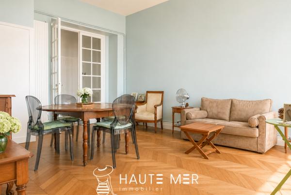 JUNE – Appartement de 114 m2 avec garage situé dans un immeuble de caractère