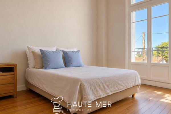 JUNE – Appartement de 114 m2 avec garage situé dans un immeuble de caractère