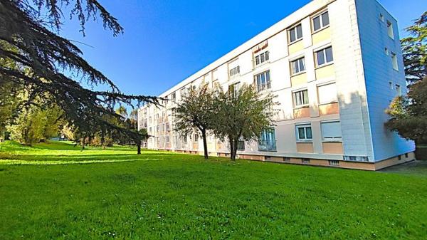 T5 et plus Carbon-Blanc 81.39 m²