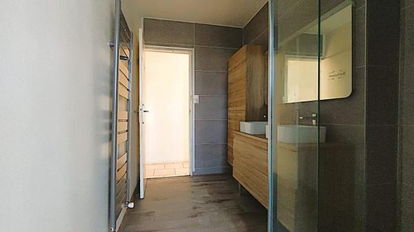 T5 et plus Carbon-Blanc 81.39 m²