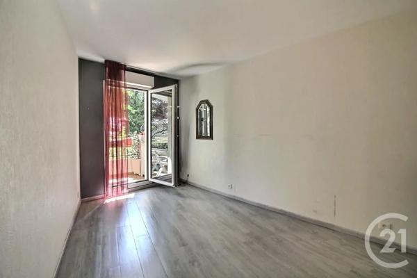 Appartement F5 à vendre  5 pièces - 99,25 m 2   ROSNY SOUS BOIS  - 93