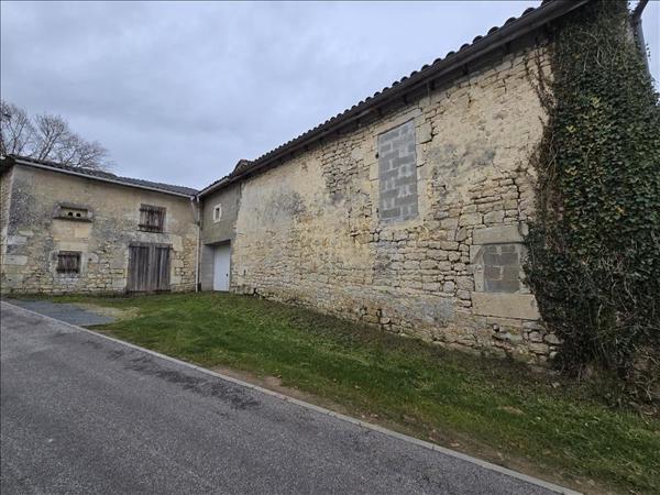 Maison à vendre |  Saint-Germain-de-Lusignan |  4 pièces | 110 m²