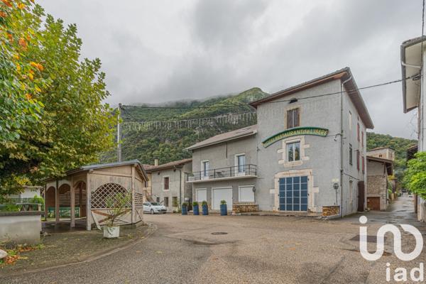 Immeuble à vendre 400 m² Veurey-Voroize