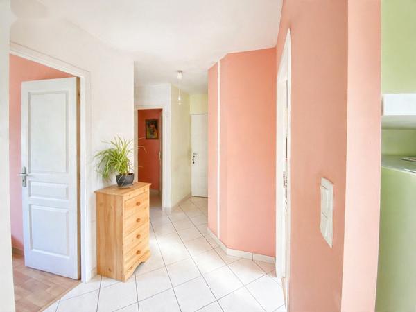 Maison
         3 pièces
        - 85 m² 239 900 € *