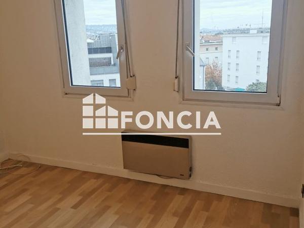 Location Studio 27.99 m² - 12 RUE DES FABRIQUES Nancy 54000